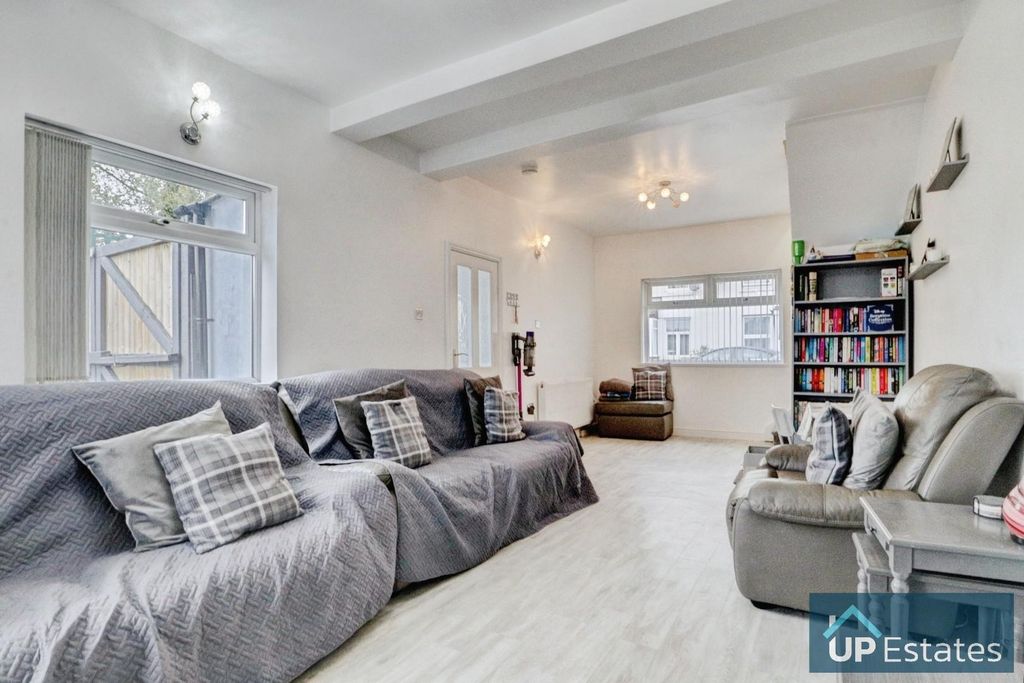 Property photo 3 of 23 Living Room