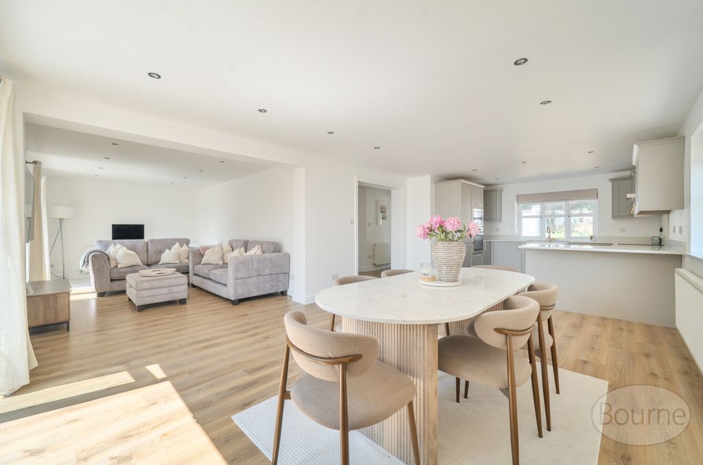 Property photo 3 of 22 1Bd57978-2d9E-4Dd...