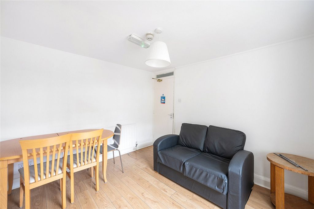 Property photo 3 of 15 Picture No. 04
