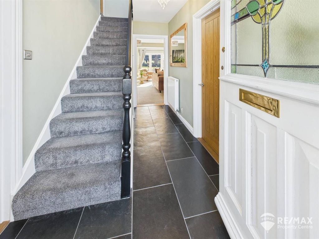 Property photo 2 of 24 Entrance Hall.Jpg