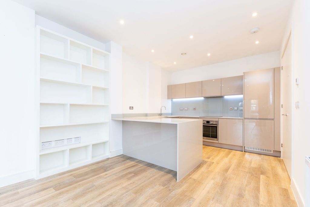 Property photo 1 of 6