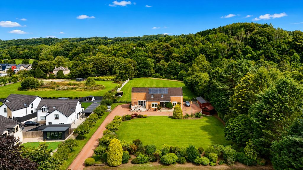 Property photo 1 of 49 External Drone
