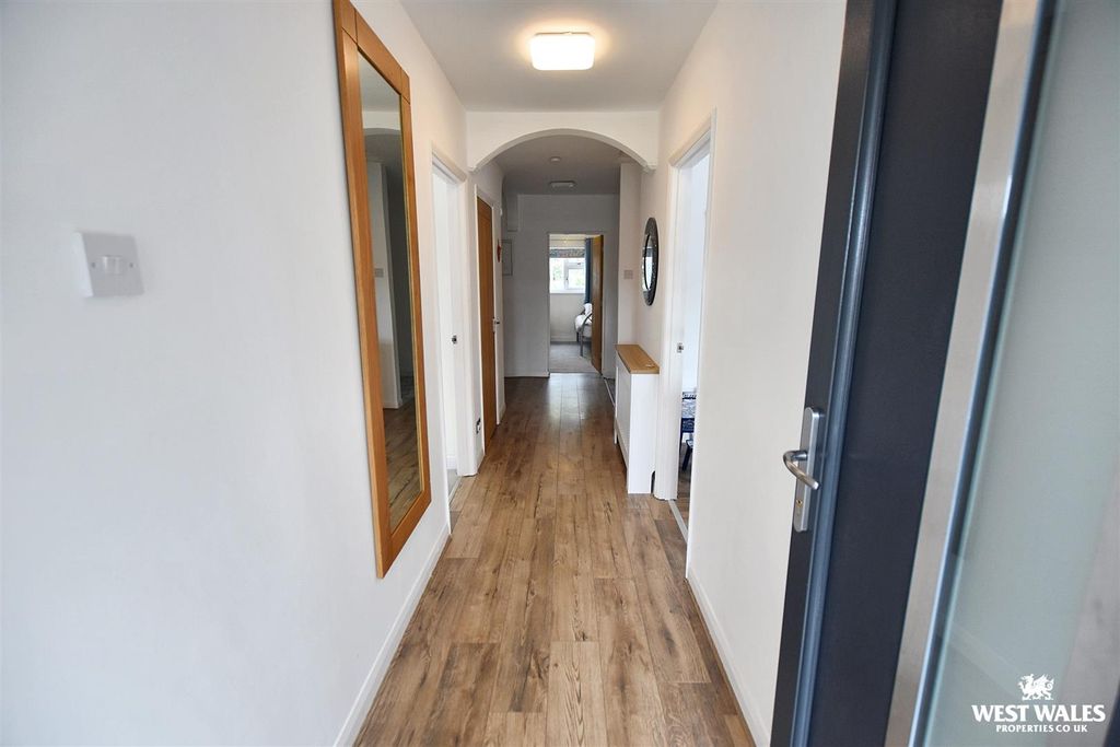 Property photo 2 of 24 2 (94).Jpg
