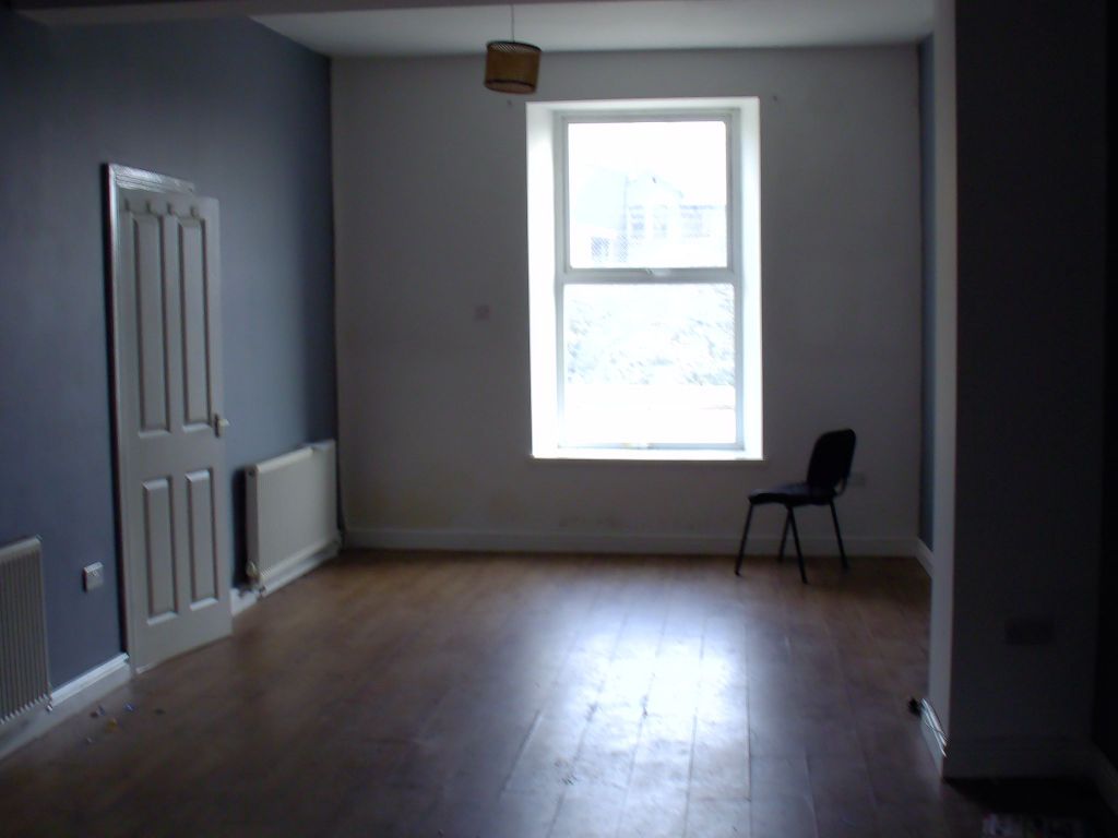 Property photo 2 of 9 Photograph 2