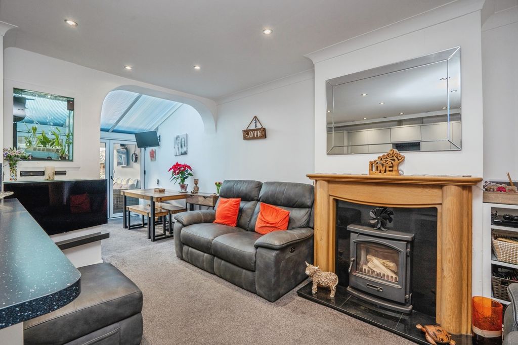 Property photo 2 of 18 Pbox-Img.Jpg