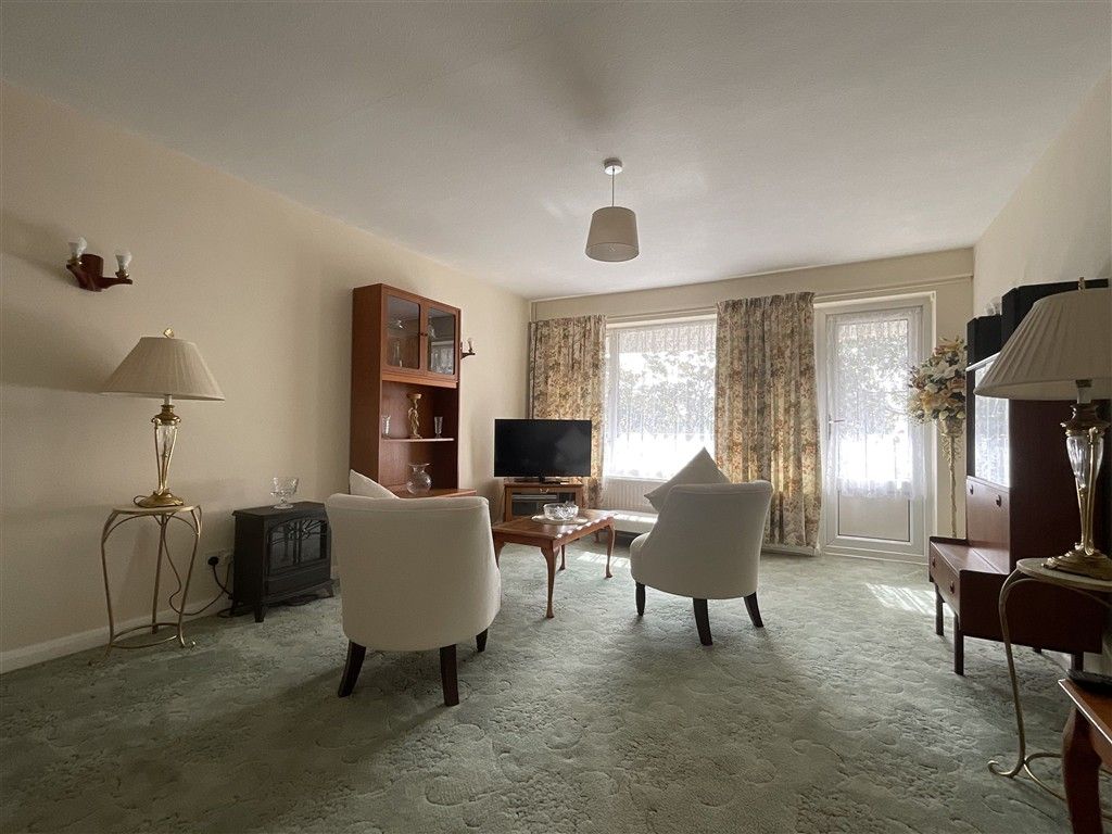 Property photo 1 of 7 Lounge