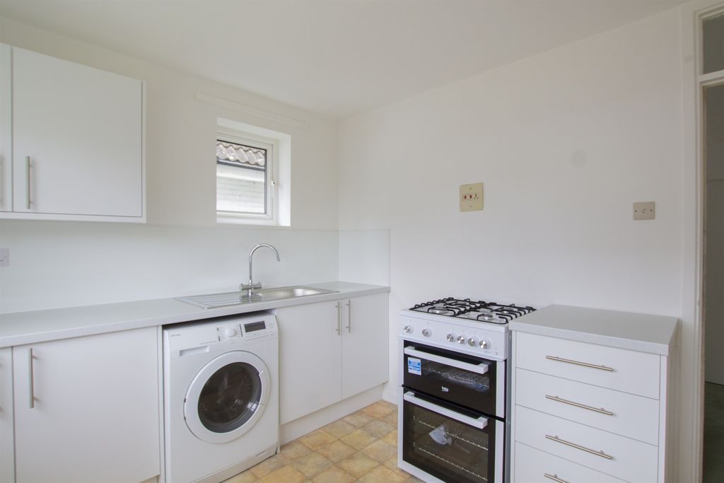 Property photo 3 of 12 Kitchen