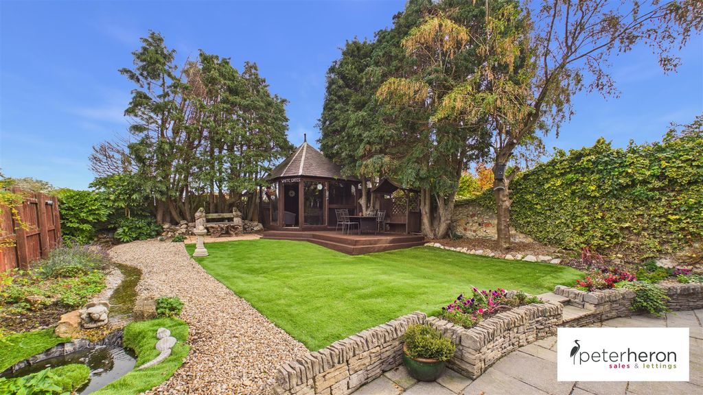 Property photo 2 of 47 Outside