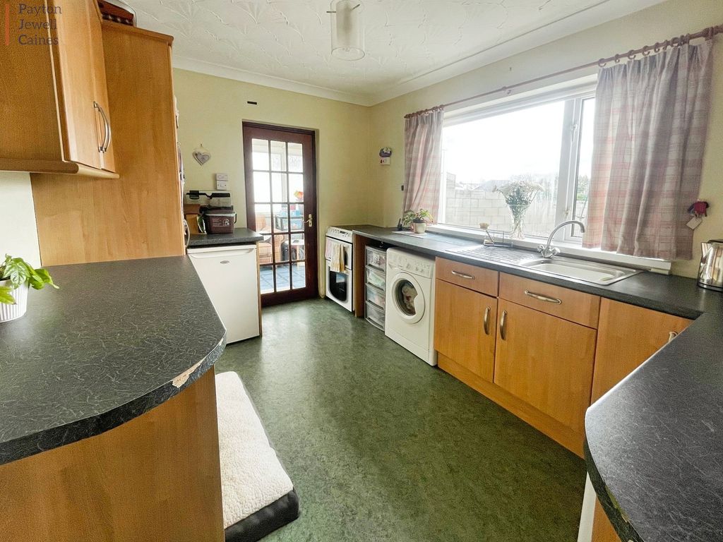 Property photo 2 of 11 Not Specified