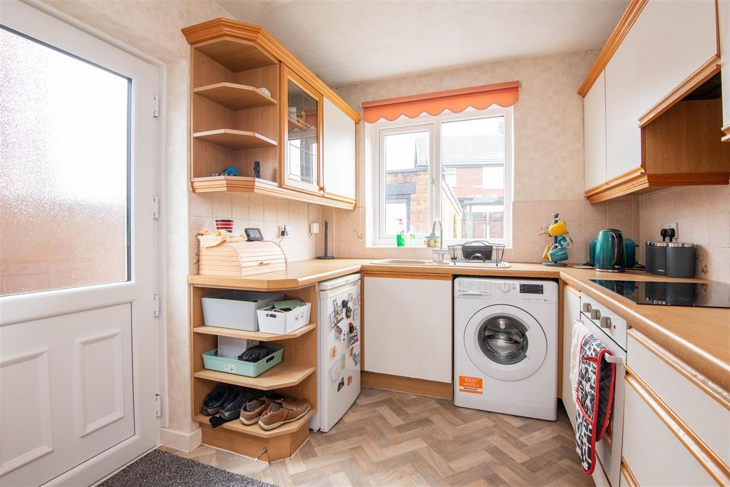 Property photo 2 of 15 Kitchen