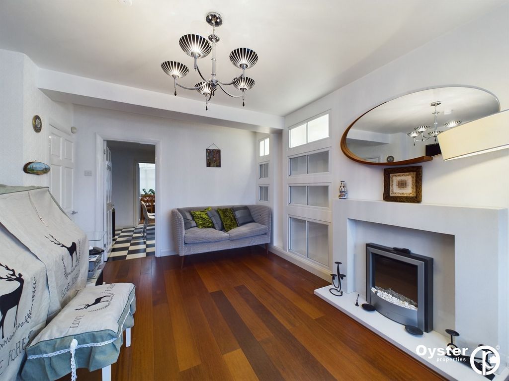 Property photo 3 of 22