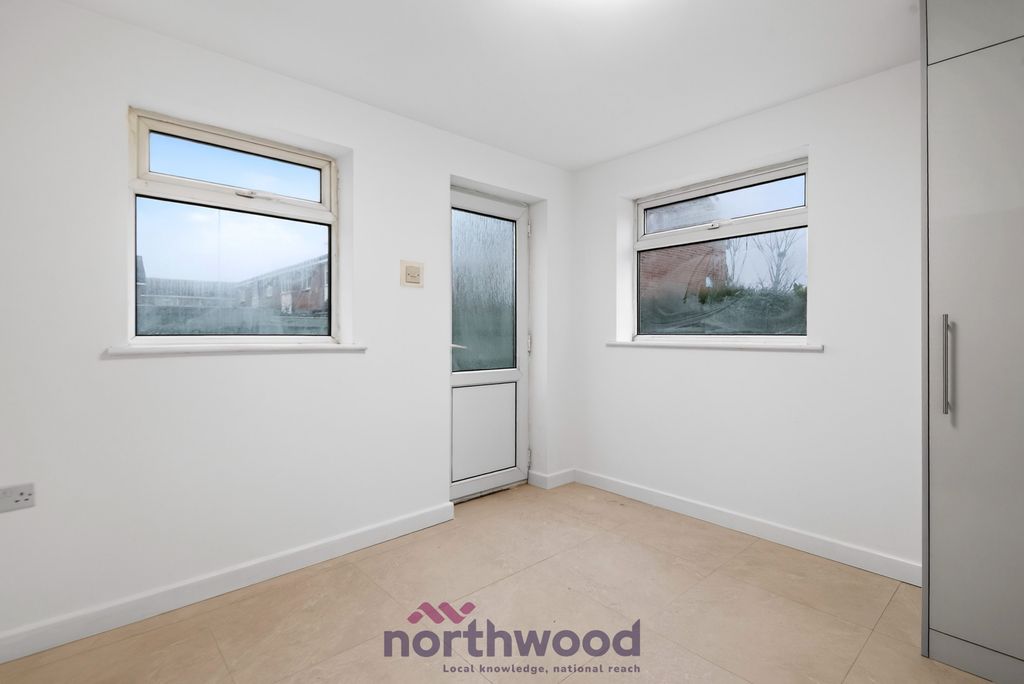 Additional image 7 of 3 bed end terrace house to rentReeve Road, Holyport SL6