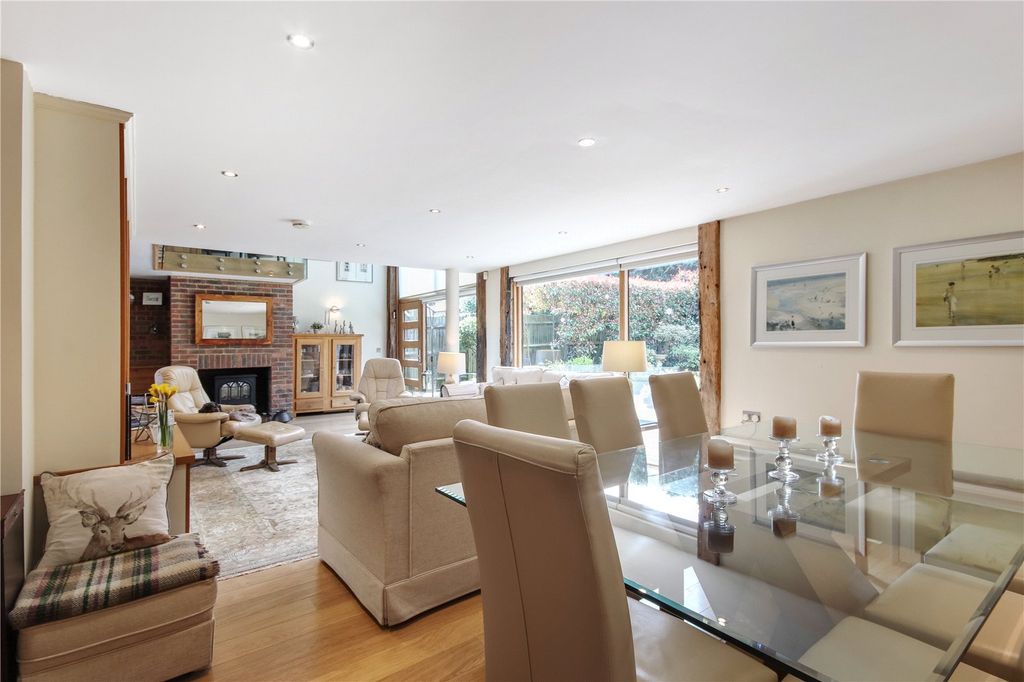 Property photo 3 of 18 Drawing Room