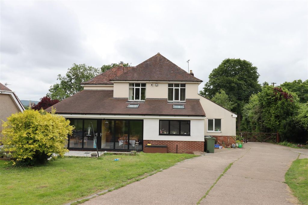 Property photo 2 of 21