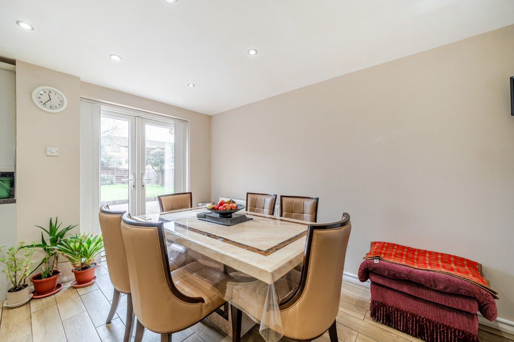 Property photo 3 of 22 3915092