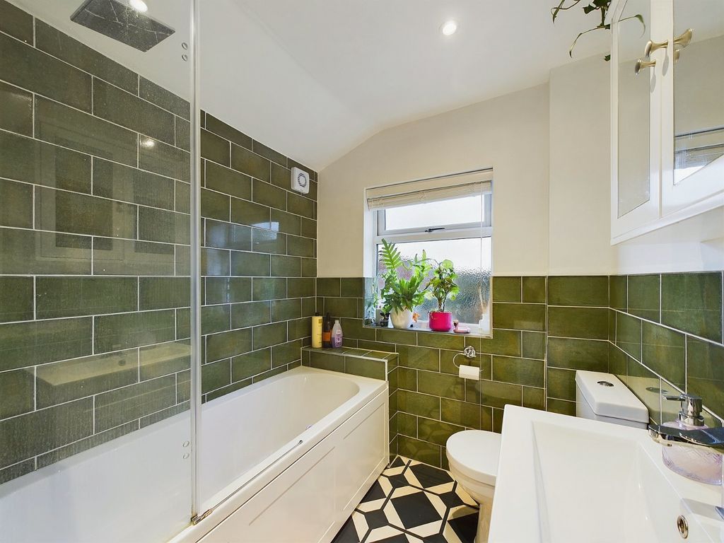 Property photo 3 of 11 Picture No. 12