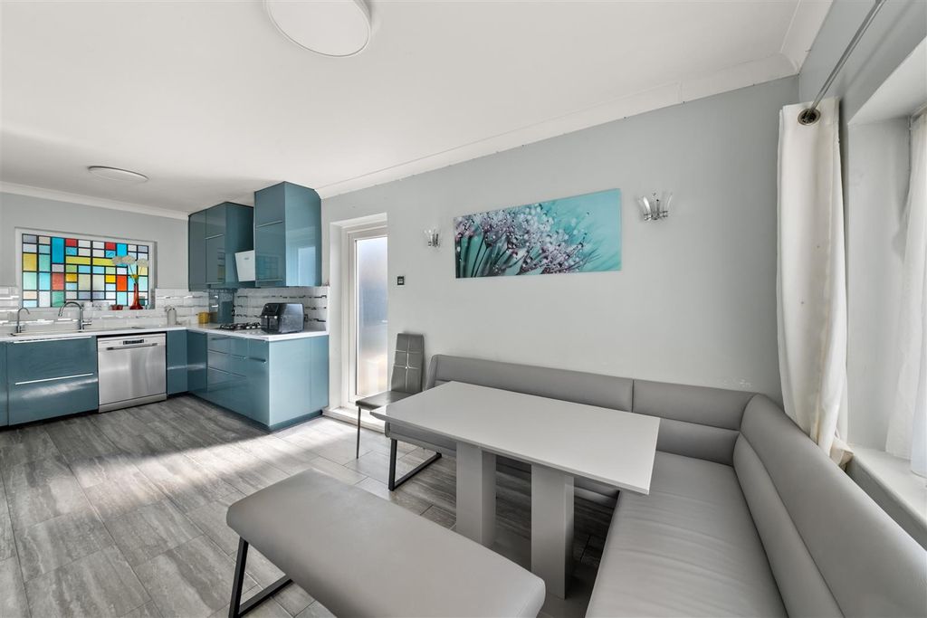Additional image 4 of 5 bed semi-detached house for saleWhittington Avenue, Hayes UB4