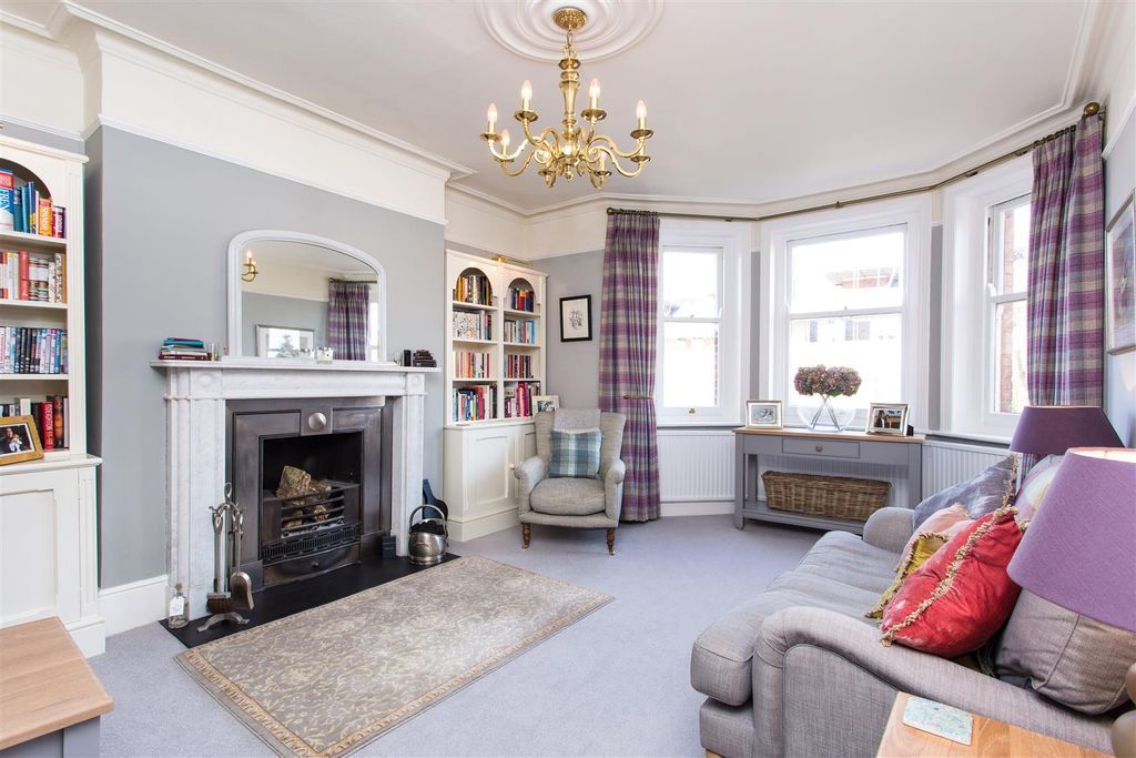 Property photo 1 of 8
