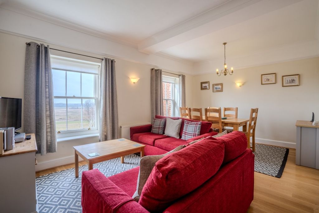 Property photo 2 of 25 Iq_00101-Hdr