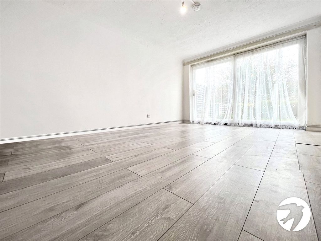 Property photo 3 of 11 Picture No. 05