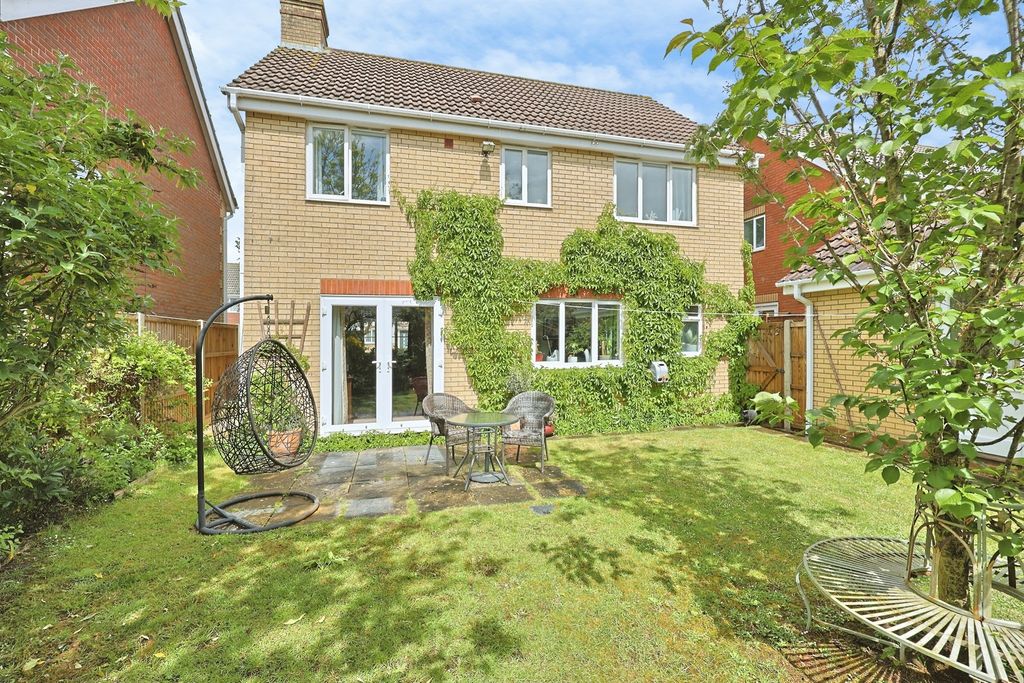Property photo 2 of 18