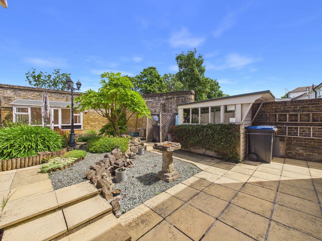 Property photo 3 of 17