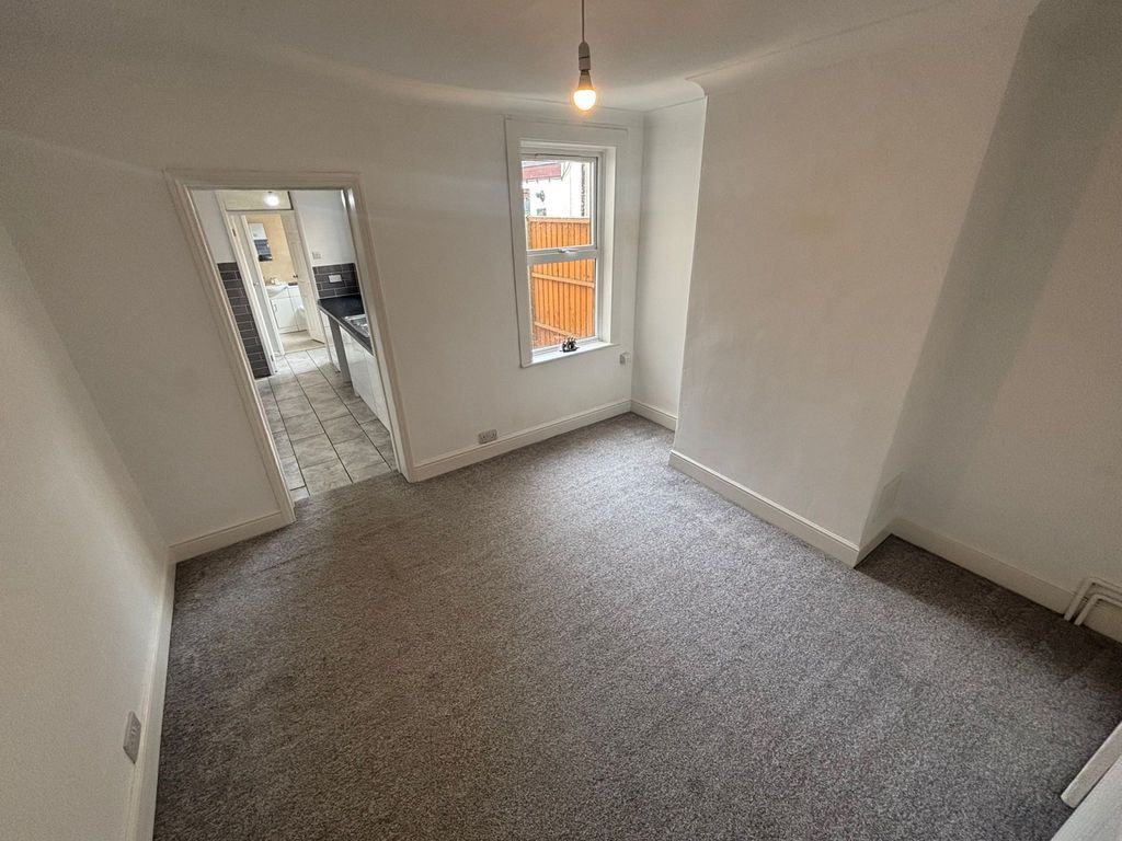 Property photo 3 of 11 Gallery
