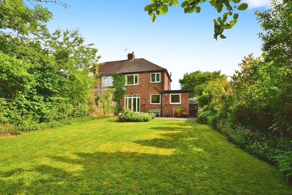 Property photo 2 of 10 Gardens