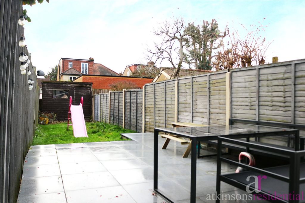 Property photo 3 of 23 Picture No. 18