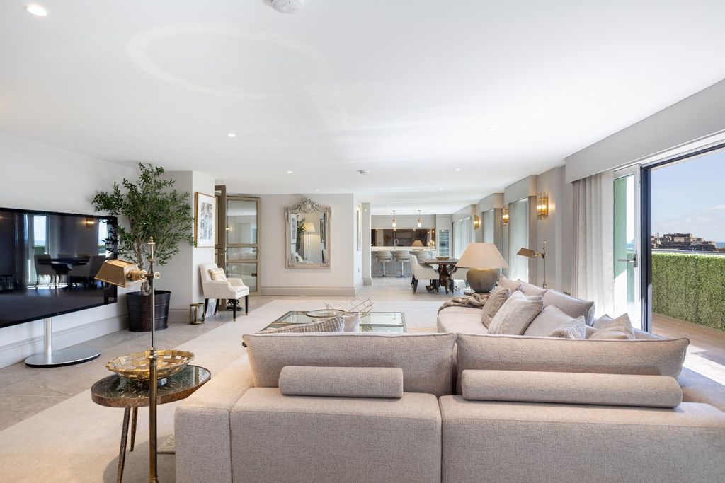 Property photo 1 of 27 Picture No. 52