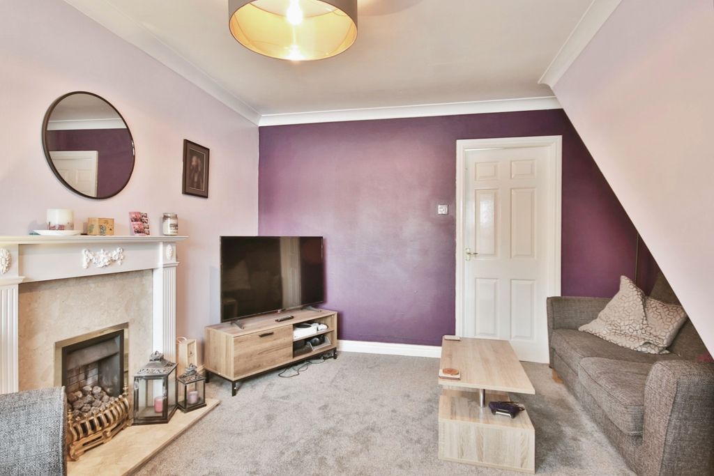 Property photo 2 of 15 4040535