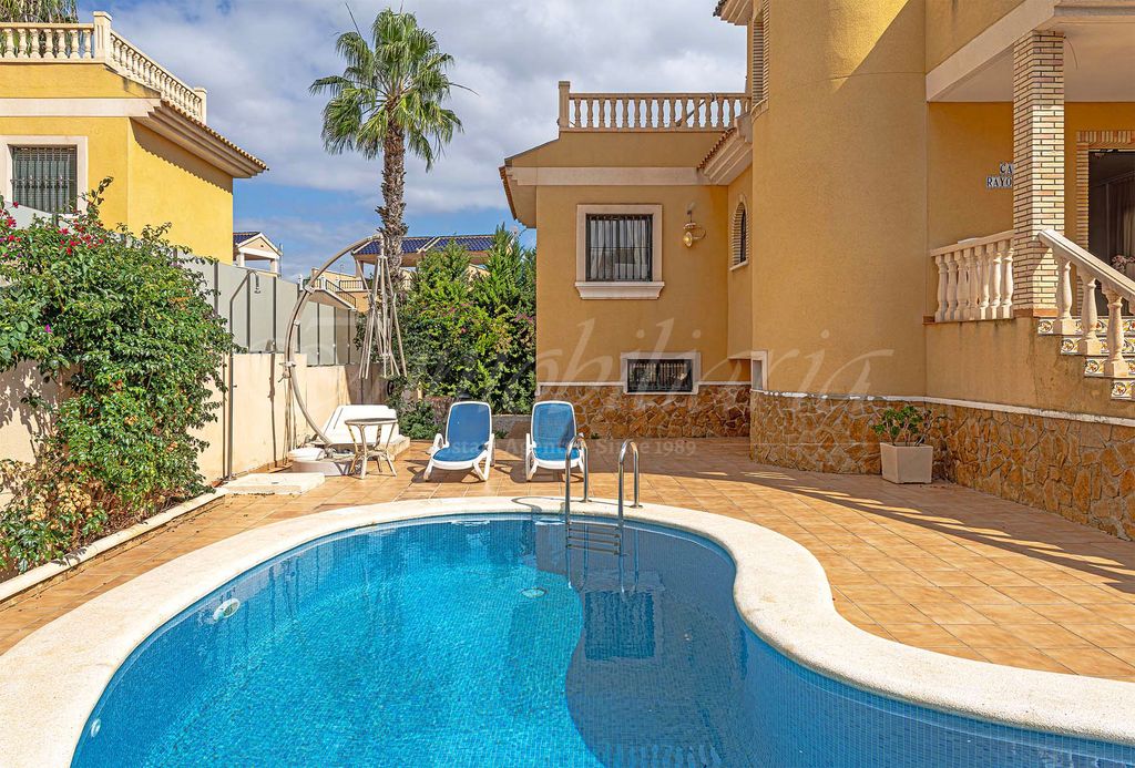 Property photo 2 of 55