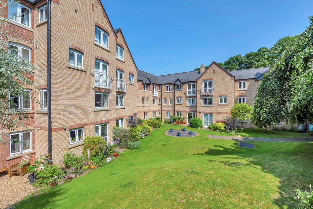 Property photo 2 of 17