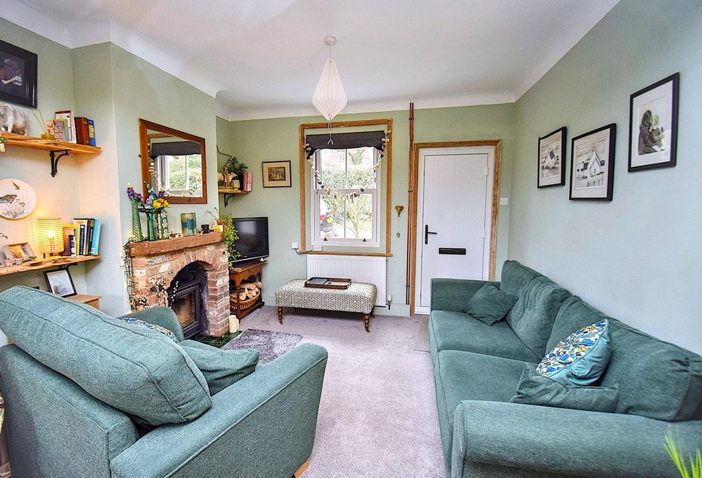 Property photo 2 of 27