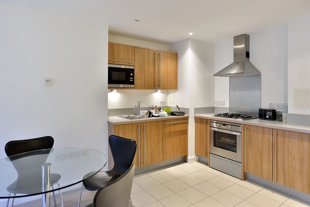 Property photo 2 of 11 Eden Grove