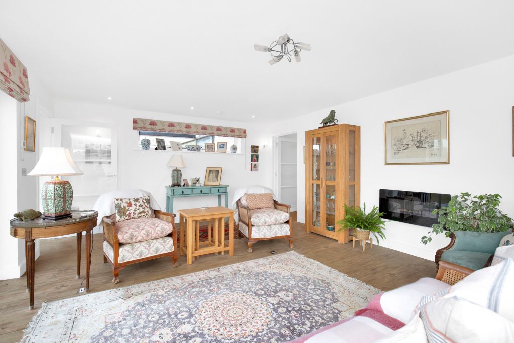 Property photo 3 of 24 Ground Floor Living Room