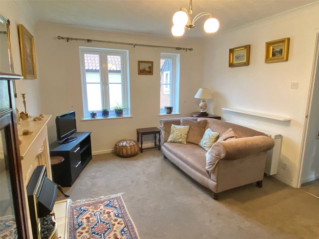 Property photo 2 of 11 Picture No. 12