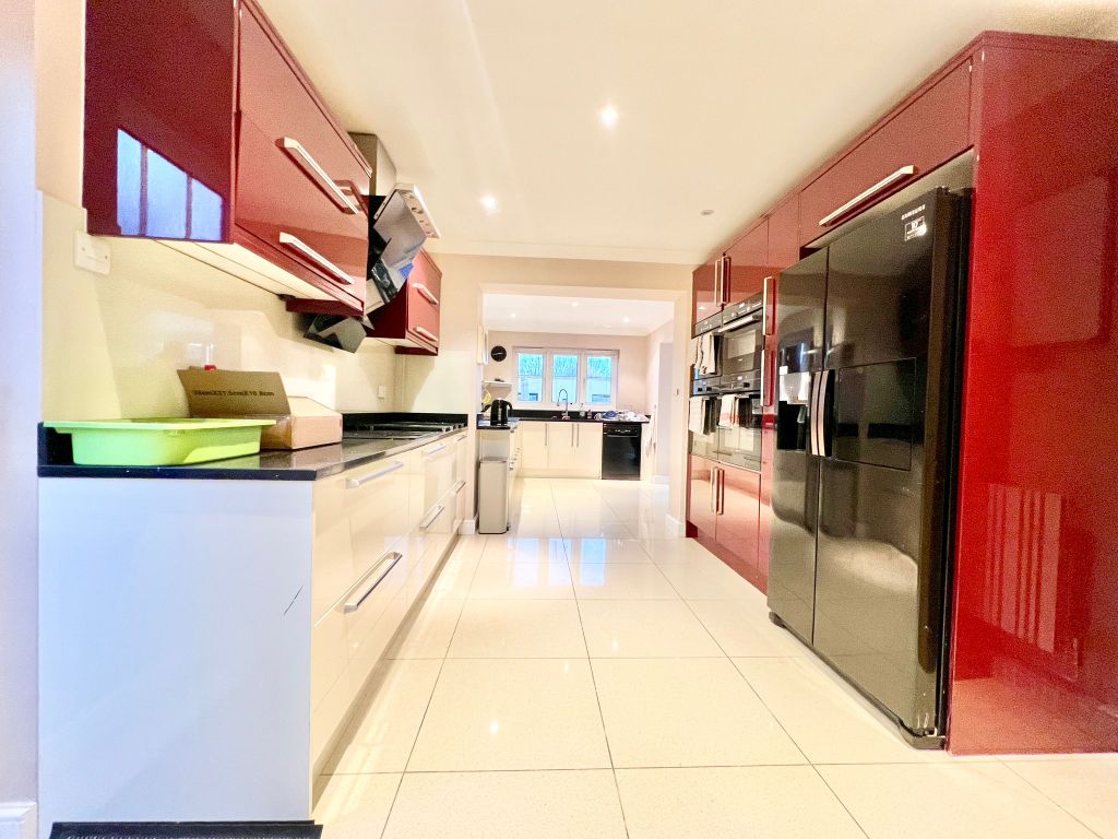 Property photo 3 of 33