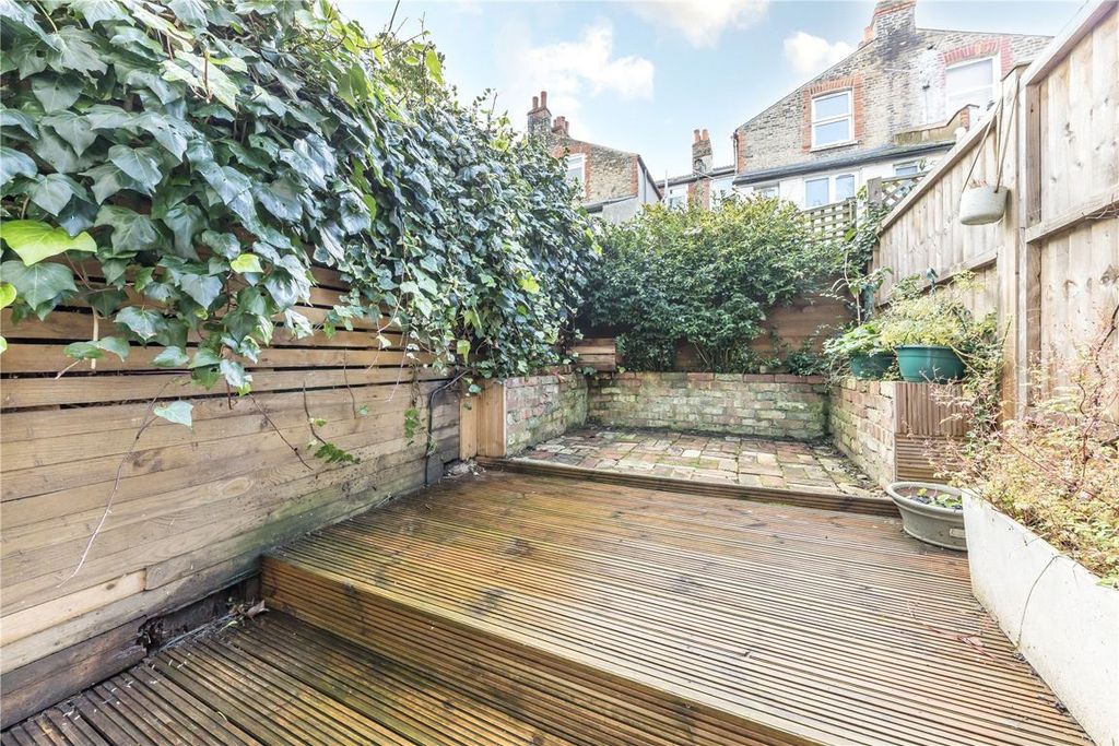 Property photo 3 of 7