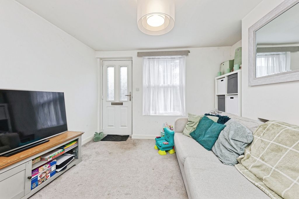 Property photo 3 of 16 Pbox-Img.Jpg