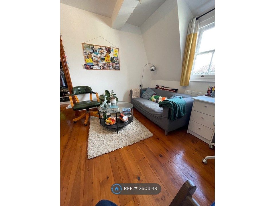Property photo 1 of 24 Lounge
