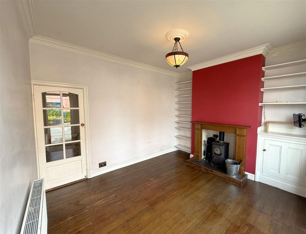 Property photo 3 of 21 Living A.Jpg