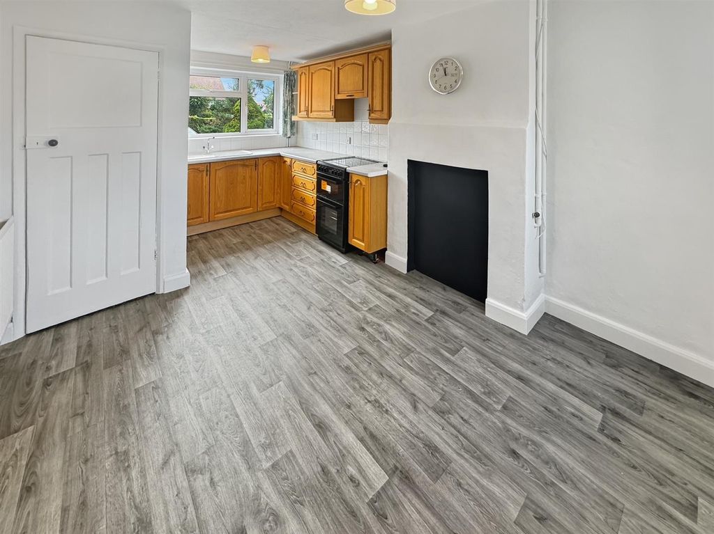 Property photo 2 of 10 Kitchen.Jpg