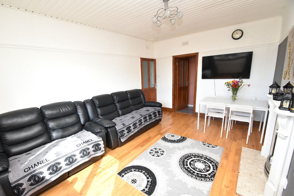 Property photo 3 of 18 5094154