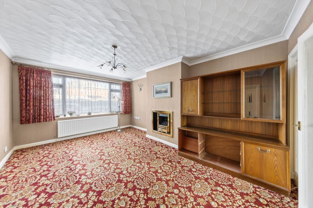 Property photo 3 of 27