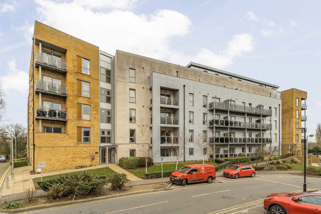 Property photo 3 of 6