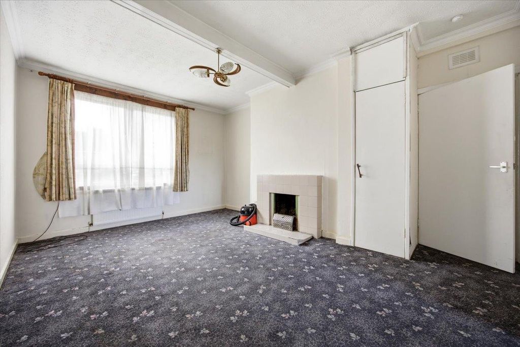 Property photo 2 of 13 13-103_Cumbernauld_Rd_Chryston_013.Jpg