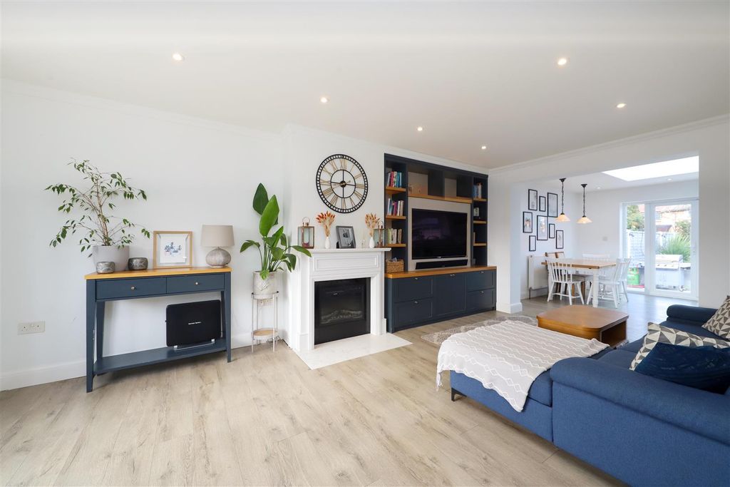 Property photo 3 of 16 Living Room