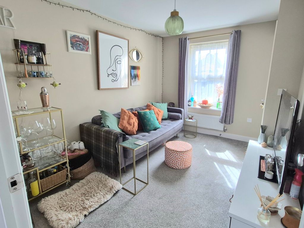 Property photo 2 of 10 Picture No. 11