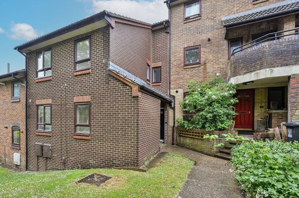 Additional image 13 of 2 bed flat to rentRaphael Drive, Watford WD24